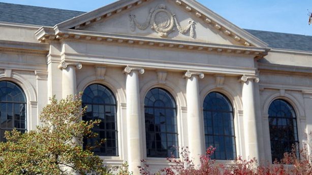 638px-Vol_Walker_Hall,_University_of_Arkansas_(autumn)